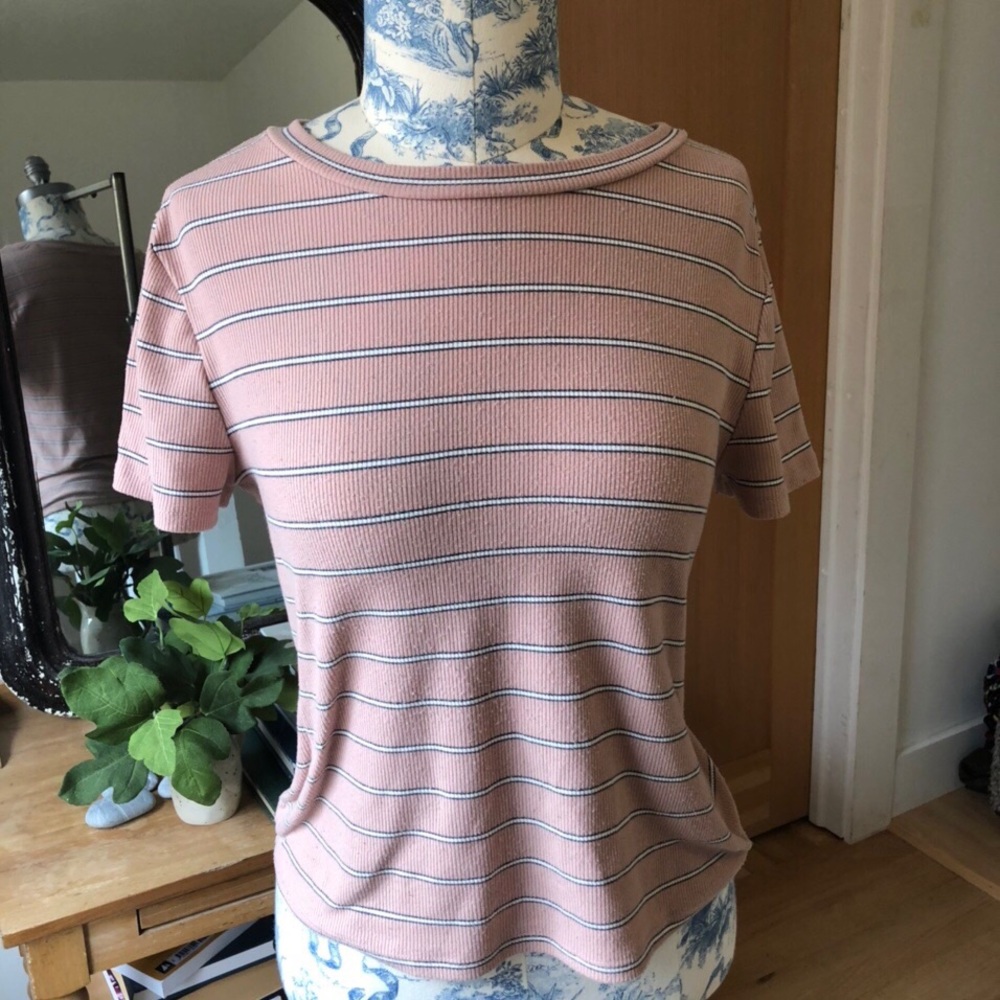 Pink short sleeve top